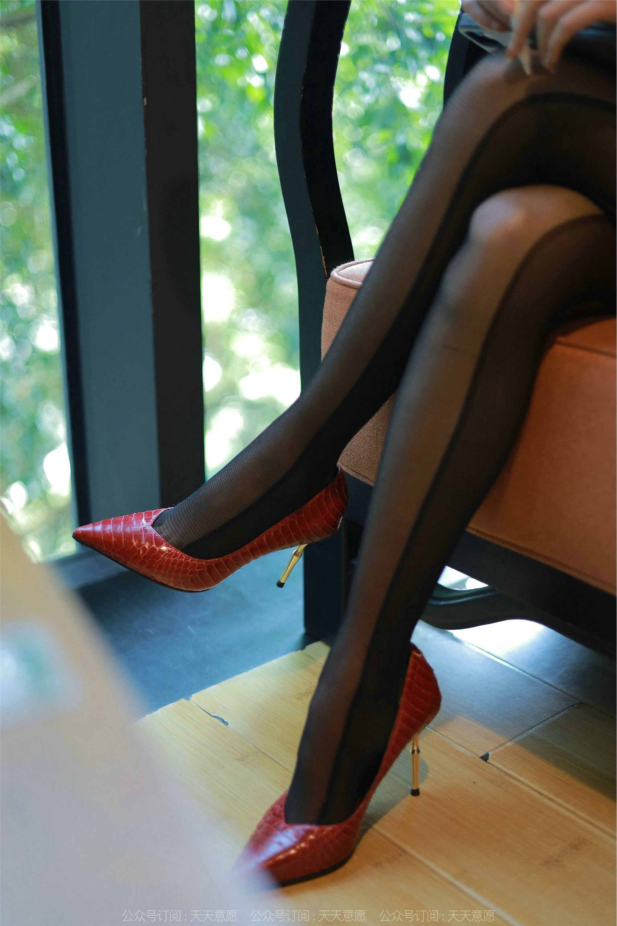 IESS异思趣向  2022.04.12 丝享家1057：婉萍《OL嘿丝玉姐》